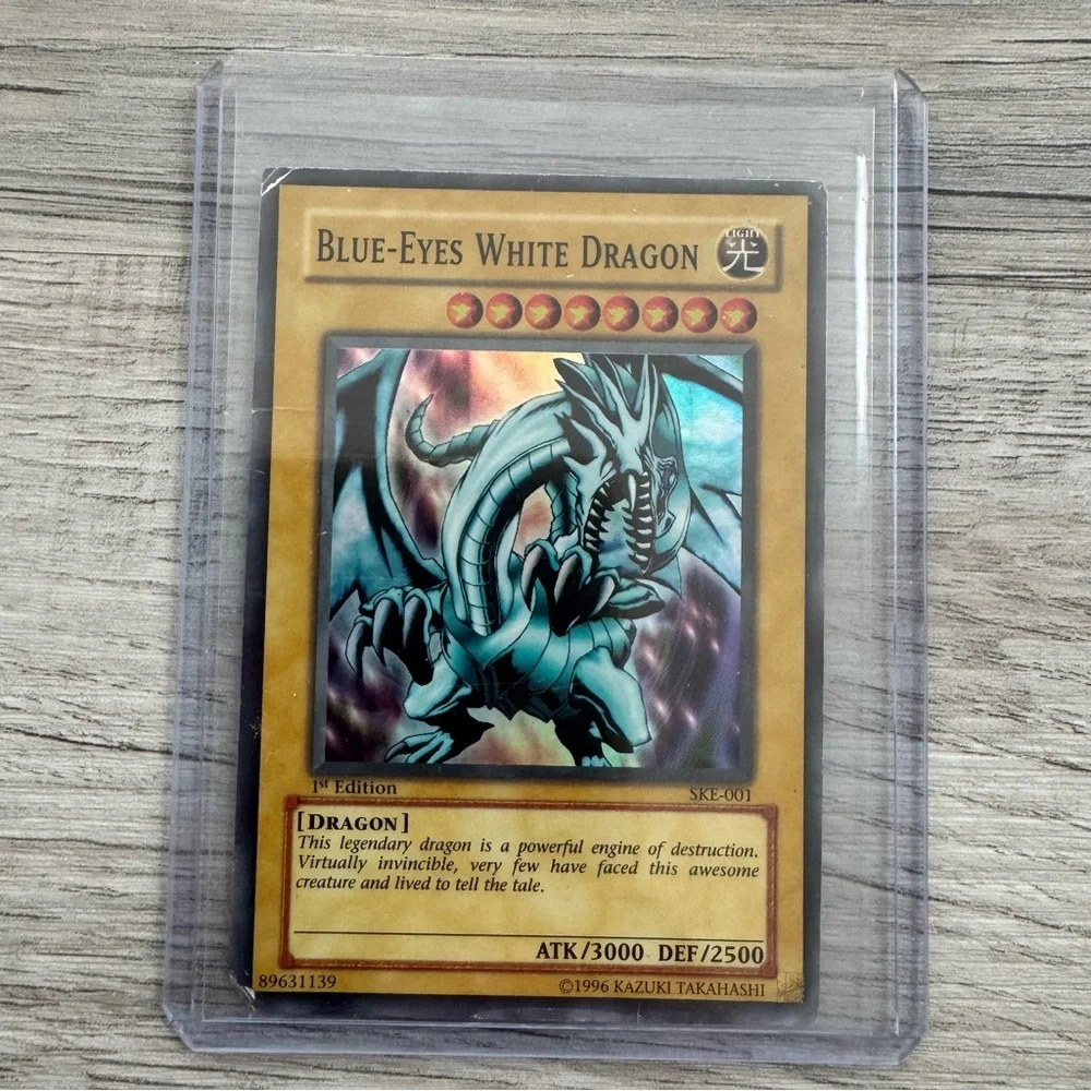YuGiOh - Blue Eyes White Dragon - SKE-001 - 1st Edition - Holo Super Rare HP